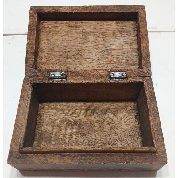 Folk Art Wooden Rusted Metal Flower Design Hinged Jewelry Trinket Stash Box - Picture 7 of 7